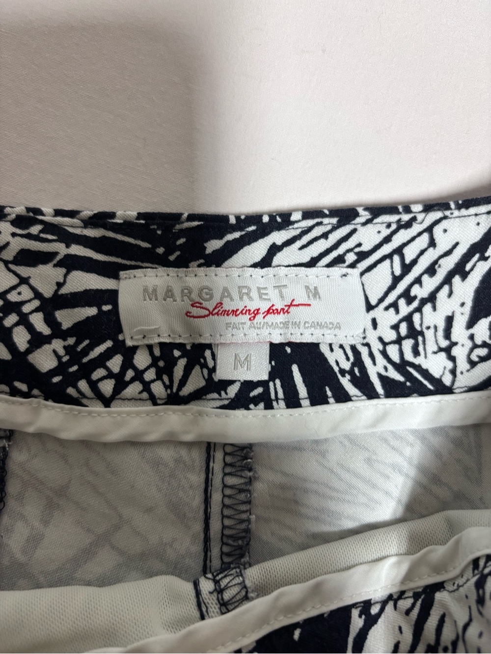 Margaret M Slimming Sport Women’s Shorts M Black White Abstract. Made in Canada - Picture 2 of 5